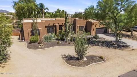 Exterior - 38253 N 3rd St, Phoenix, AZ 85086 photo 2 of 14