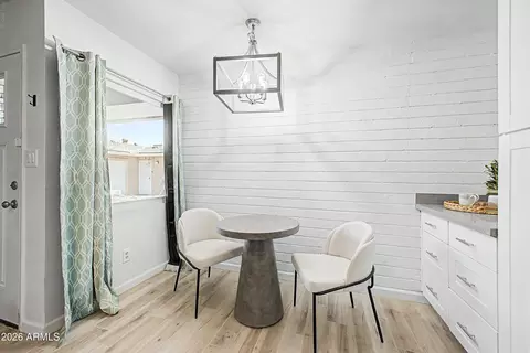 Dining - 1624 E Campbell Ave #46, Phoenix, AZ 85016 photo 1 of 2