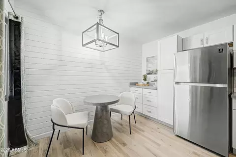 Dining - 1624 E Campbell Ave #46, Phoenix, AZ 85016 photo 2 of 2