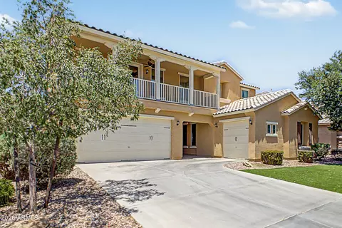 Exterior - 2176 E Indian Wells Dr, Gilbert, AZ 85298 photo 3 of 12