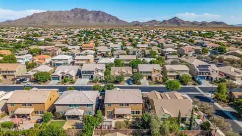 View/Area - 2176 E Indian Wells Dr, Gilbert, AZ 85298 photo 10 of 13