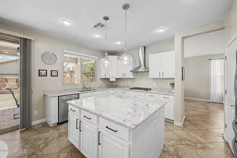 Kitchen - 2176 E Indian Wells Dr, Gilbert, AZ 85298 photo 2 of 2