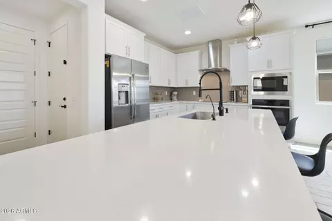 Kitchen - 9721 E Radioactive Dr, Mesa, AZ 85212 photo 4 of 5