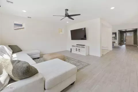 Entry Way - 9721 E Radioactive Dr, Mesa, AZ 85212 photo 14 of 16