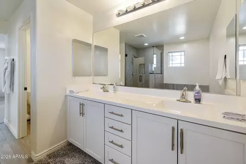 Bath - 9721 E Radioactive Dr, Mesa, AZ 85212 photo 5 of 9