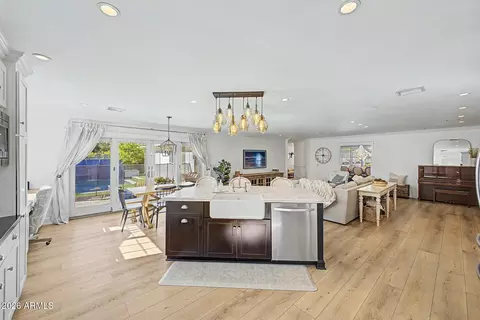 Kitchen - 4710 N 33rd St, Phoenix, AZ 85018 photo 3 of 4