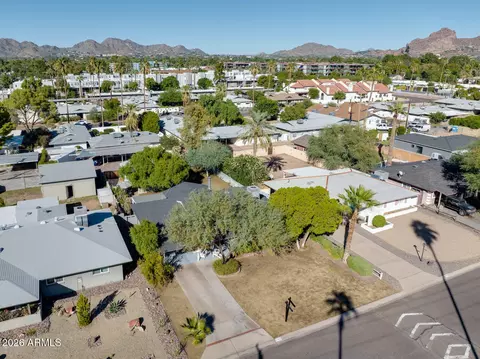 View/Area - 3510 E Glenrosa Ave, Phoenix, AZ 85018 photo 1 of 8