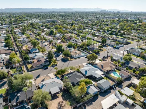 View/Area - 3510 E Glenrosa Ave, Phoenix, AZ 85018 photo 5 of 8
