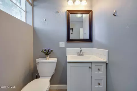 Bath - 3510 E Glenrosa Ave, Phoenix, AZ 85018 photo 2 of 3