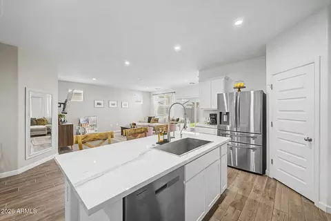 Kitchen - 2824 W Seaver Ave, Apache Junction, AZ 85120 photo 3 of 4