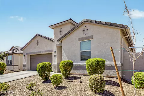 Exterior - 2824 W Seaver Ave, Apache Junction, AZ 85120 photo 4 of 9