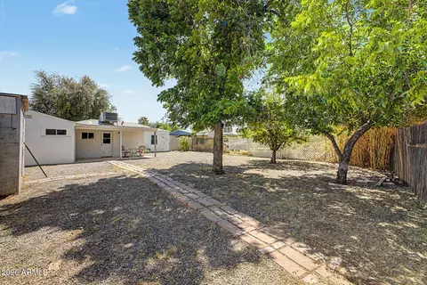 Exterior - 1830 E Clarendon Ave, Phoenix, AZ 85016 photo 3 of 4