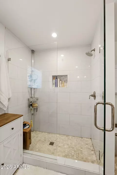 Bath - 4628 E Windsor Ave, Phoenix, AZ 85008 photo 3 of 12
