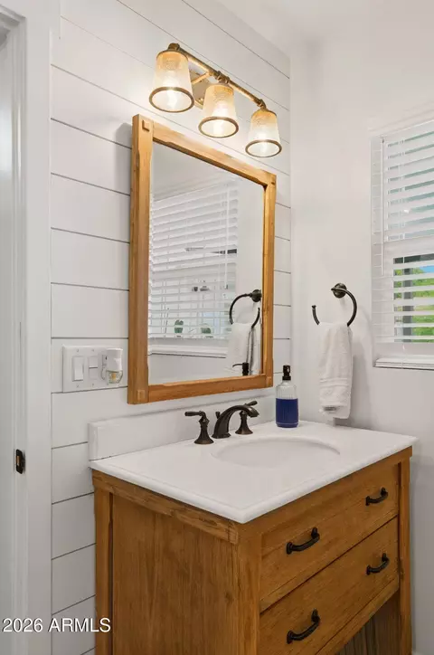 Bath - 4628 E Windsor Ave, Phoenix, AZ 85008 photo 7 of 12