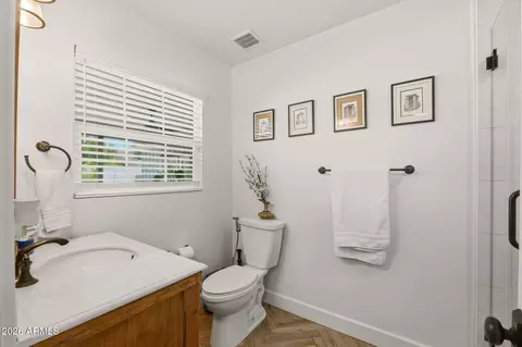 Bath - 4628 E Windsor Ave, Phoenix, AZ 85008 photo 6 of 12