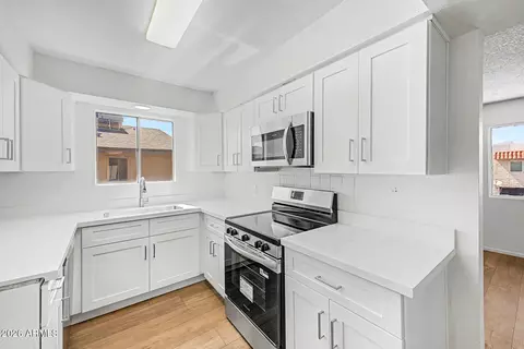 4749 E Moreland St, Phoenix, AZ 85008 photo 8