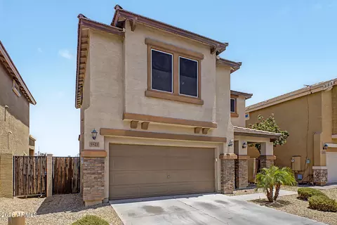 Exterior - 5821 S 35th Pl, Phoenix, AZ 85040 photo 2 of 8