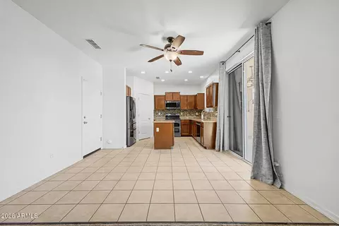 Entry Way - 5821 S 35th Pl, Phoenix, AZ 85040 photo 1 of 2
