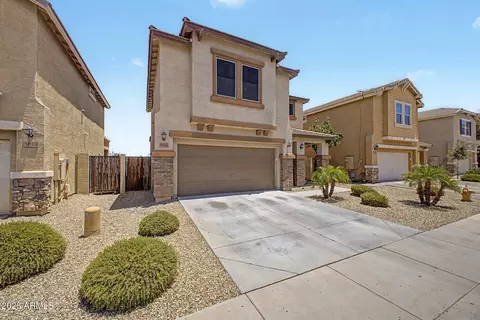 Exterior - 5821 S 35th Pl, Phoenix, AZ 85040 photo 6 of 8