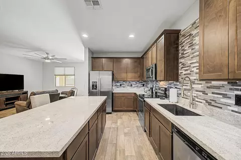 Kitchen - 7518 S 28th Pl, Phoenix, AZ 85042 photo 2 of 3
