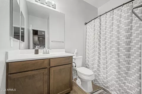 Bath - 7518 S 28th Pl, Phoenix, AZ 85042 photo 2 of 2