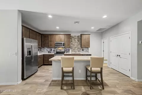 Kitchen - 7518 S 28th Pl, Phoenix, AZ 85042 photo 1 of 3
