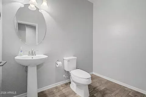 Bath - 7518 S 28th Pl, Phoenix, AZ 85042 photo 1 of 2