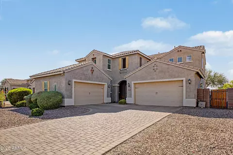 Exterior - 2528 E Tomahawk Ct, Gilbert, AZ 85298 photo 2 of 10