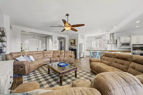 Living - 2528 E Tomahawk Ct, Gilbert, AZ 85298 photo 1 of 2