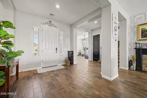 Entry Way - 2528 E Tomahawk Ct, Gilbert, AZ 85298 photo 1 of 3