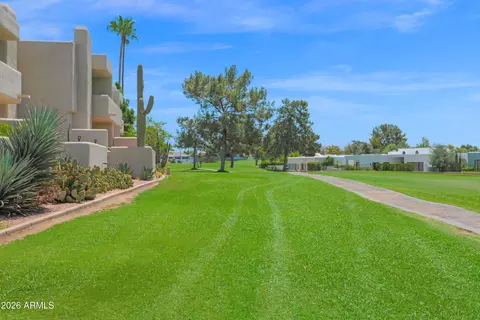 Exterior - 3033 E Rose Ln, Phoenix, AZ 85016 photo 6 of 9