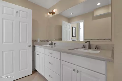 Bath - 3033 E Rose Ln, Phoenix, AZ 85016 photo 4 of 5
