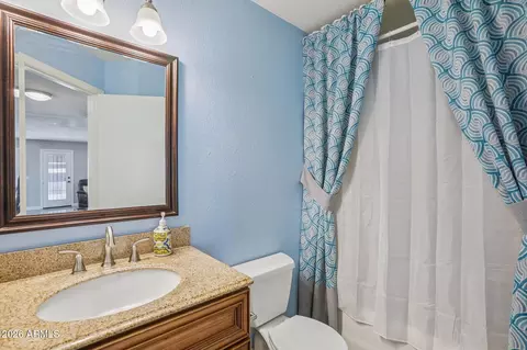 Bath - 704 E Windsor Dr, Gilbert, AZ 85296 photo 3 of 4