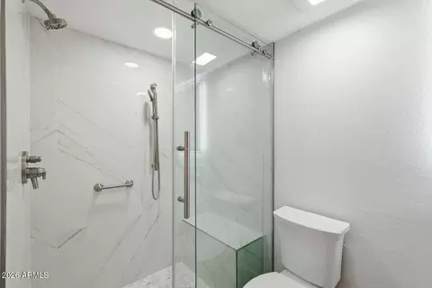 Bath - 31 W Pasadena Ave #11, Phoenix, AZ 85013 photo 1 of 5