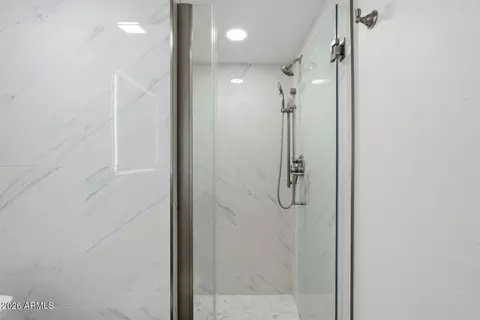 Bath - 31 W Pasadena Ave #11, Phoenix, AZ 85013 photo 4 of 5
