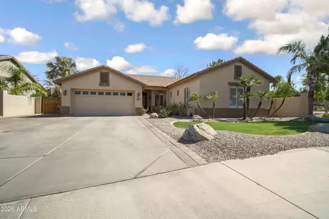 Exterior - 4019 E Del Rio St, Gilbert, AZ 85295 photo 8 of 11