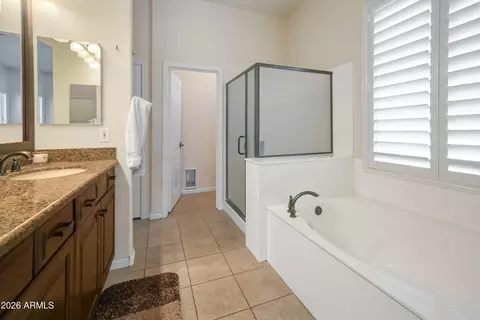 Bath - 4019 E Del Rio St, Gilbert, AZ 85295 photo 1 of 2