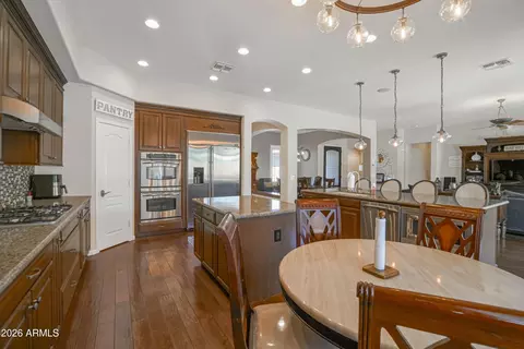 Kitchen - 4019 E Del Rio St, Gilbert, AZ 85295 photo 4 of 5