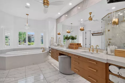 Bath - 2918 E Waterman Way, Gilbert, AZ 85297 photo 6 of 16