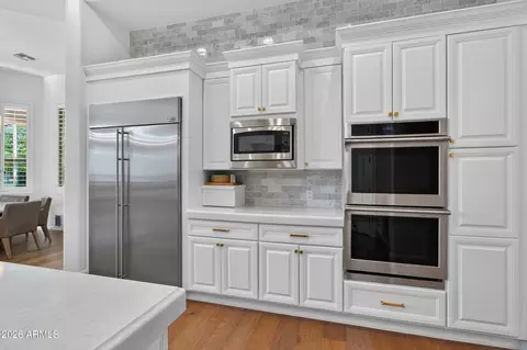 Kitchen - 2918 E Waterman Way, Gilbert, AZ 85297 photo 3 of 9