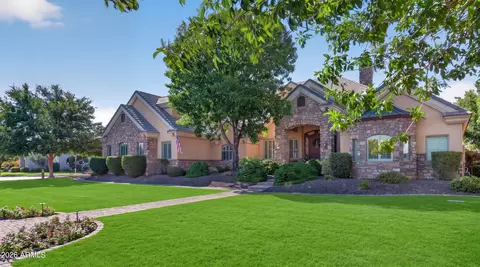 Exterior - 2918 E Waterman Way, Gilbert, AZ 85297 photo 3 of 21