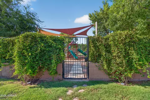 View/Area - 2918 E Waterman Way, Gilbert, AZ 85297 photo 1 of 8