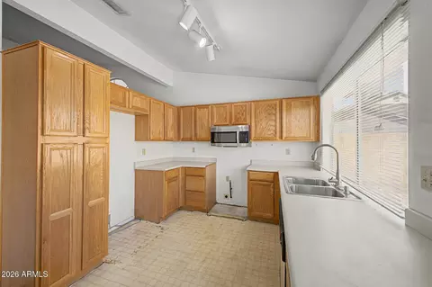1621 E Darrel Rd, Phoenix, AZ 85042 photo 12