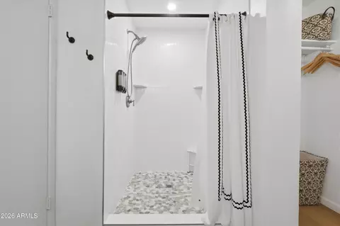Bath - 5620 N 20th Dr, Phoenix, AZ 85015 photo 4 of 4