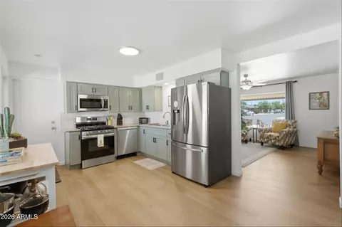 Kitchen - 5620 N 20th Dr, Phoenix, AZ 85015 photo 1 of 3