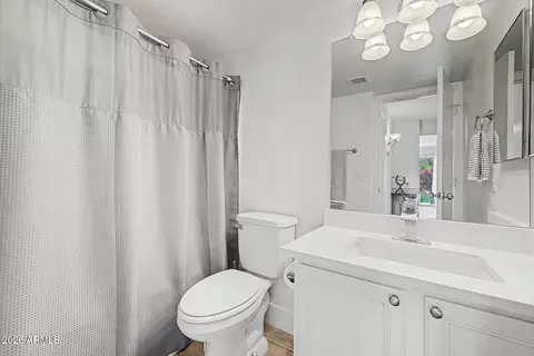 Bath - 1848 E Aspen Way, Gilbert, AZ 85234 photo 4 of 4