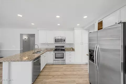 Kitchen - 1848 E Aspen Way, Gilbert, AZ 85234 photo 3 of 5