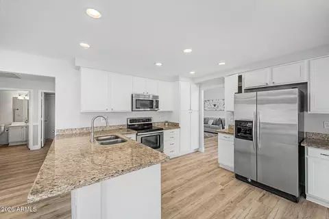 Kitchen - 1848 E Aspen Way, Gilbert, AZ 85234 photo 2 of 5