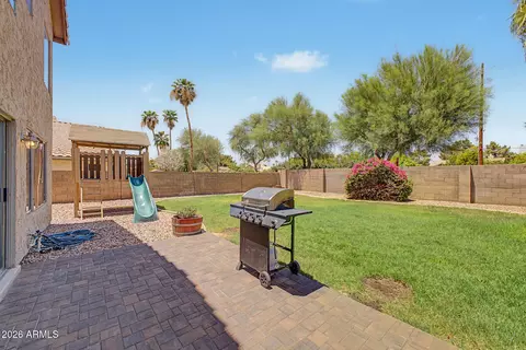 Exterior - 1848 E Aspen Way, Gilbert, AZ 85234 photo 8 of 10