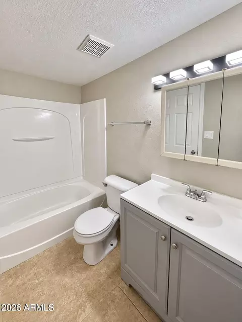 Bath - 1130 E Butler Dr #A1, Phoenix, AZ 85020 photo 2 of 4